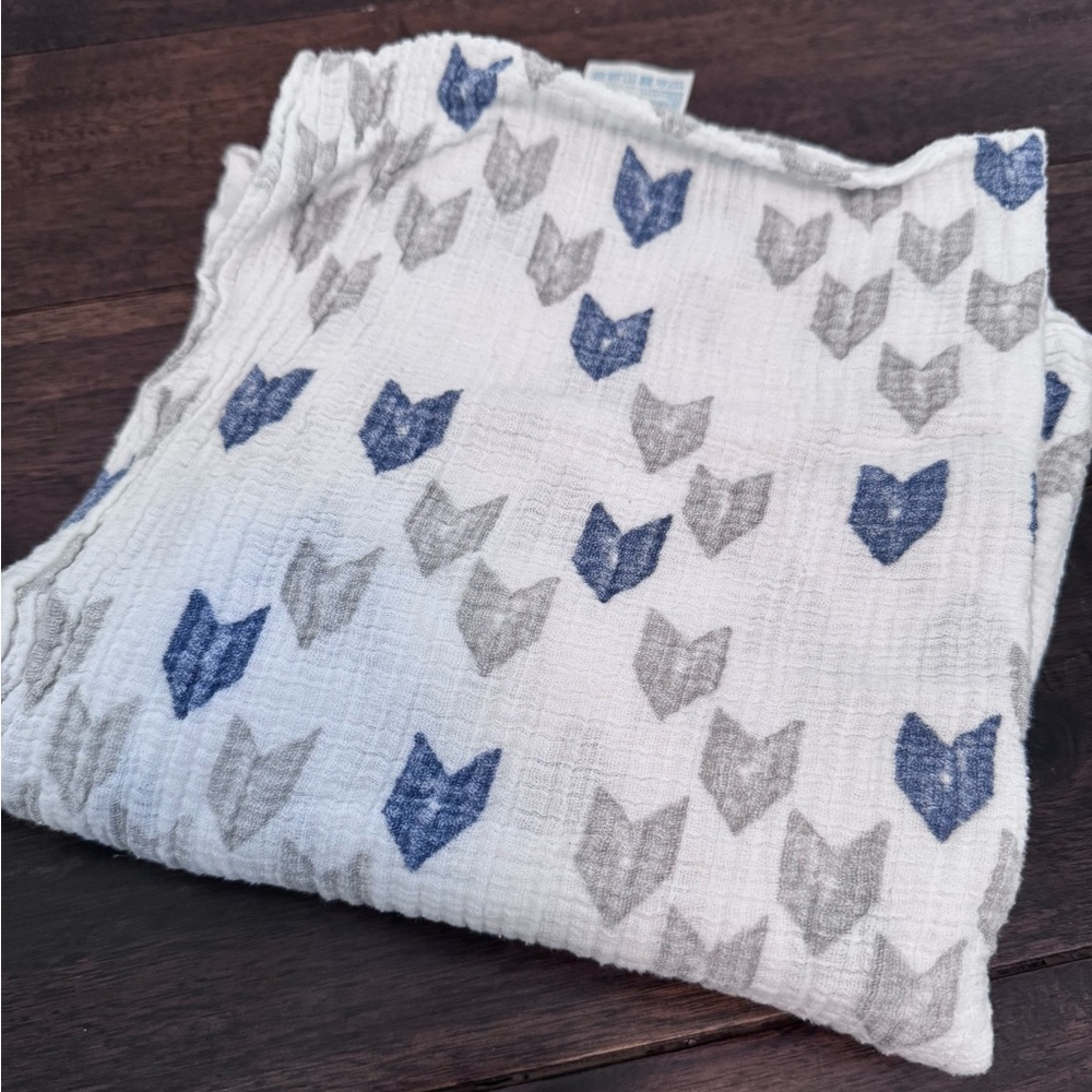🔥Bundle 2 for $10 | Aden + Anais Muslin Swaddle Blanket, Geometric Pattern